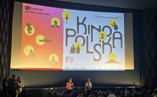 Ouverture du 19e festival KINOPOLSKA devant l’écran du cinéma L’Arlequin, à Paris