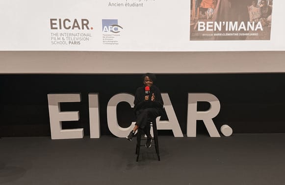 Marie-Clémentine Dusabejambo, réalisatrice de Ben’Imana, sur la scène d’EICAR