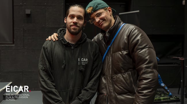 Un étudiant d'EICAR avec Raphaël Quenard