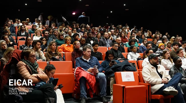 Salle projection de l'école EICAR pour la soirée annuelle dédiée à l'inclusion dans l'audiovisuel