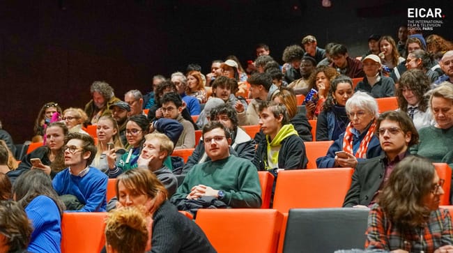 Photo de nos étudiants et de l'équipe F9EICAR au Lab EICAR : IA & Cinéma