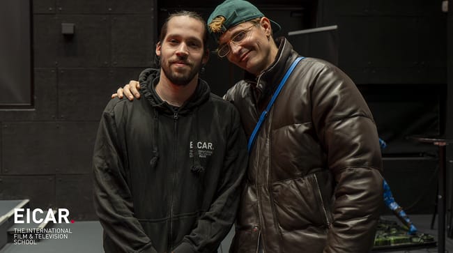 Un étudiant d'EICAR avec Raphaël Quenard