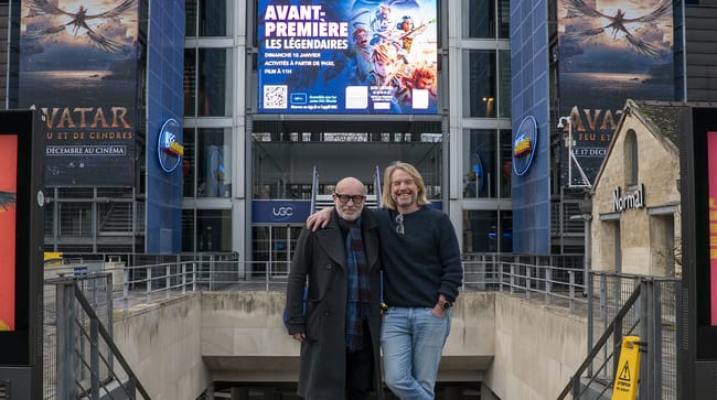 Guillaume Ivernel et David Baudry, pris en photo par des étudiants