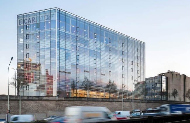Le bâtiment du campus EICAR à Paris Porte d’Ivry